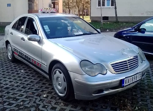 Taxi vozilo spremno za polazak