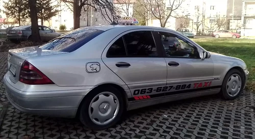 Taxi vozilo spremno za polazak